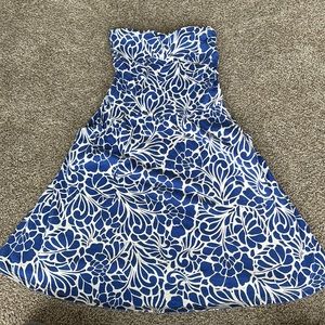 Gap strapless dress WITH pockets.